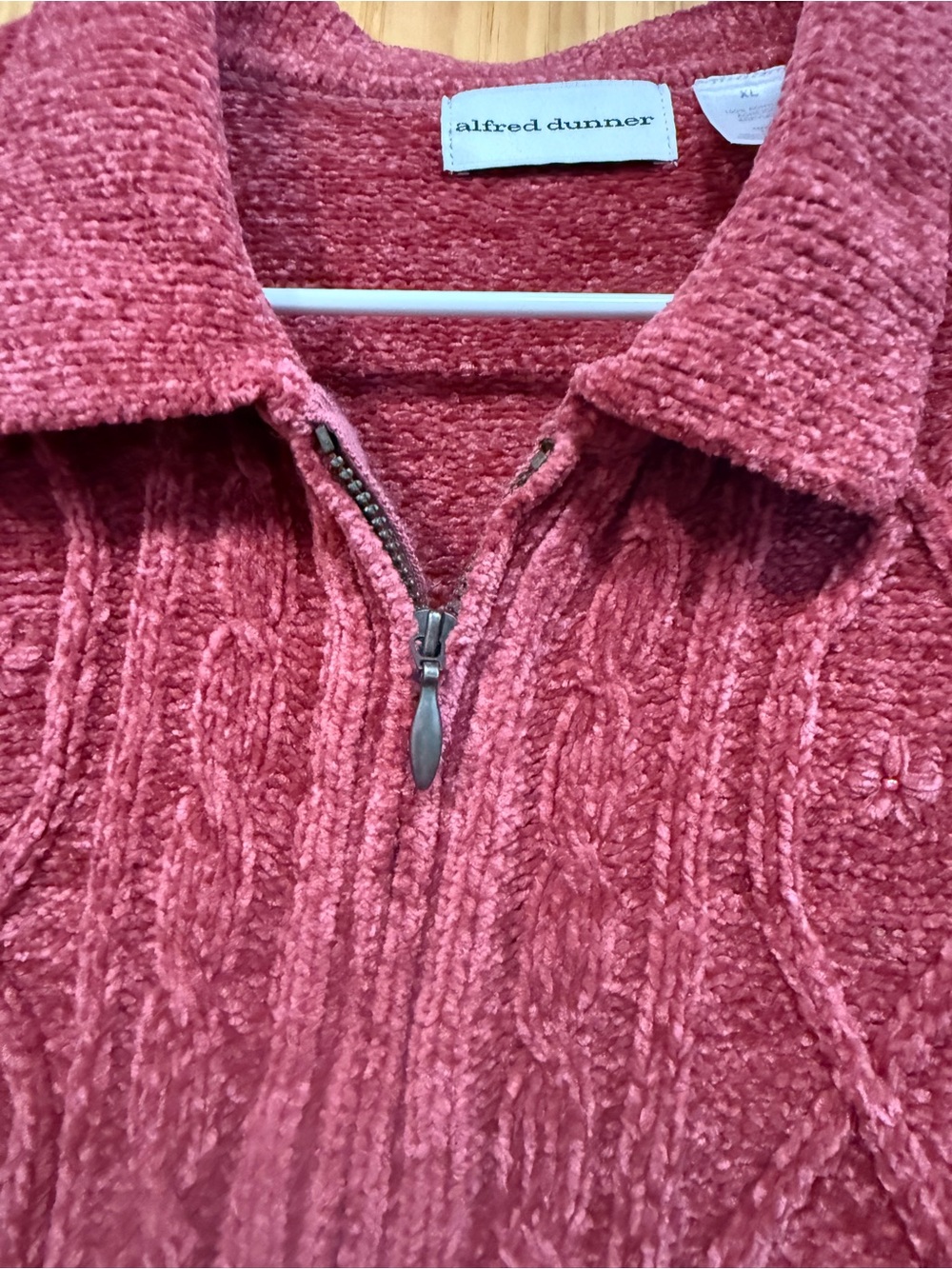 Alfred Dunner Rose-Red Chenille Cable Zip-Front Cardigan w/small beading size XL - Picture 4 of 9